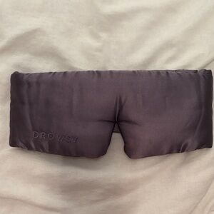 DROWSY Moonlight Shadow
Eyelash Protecting Mask